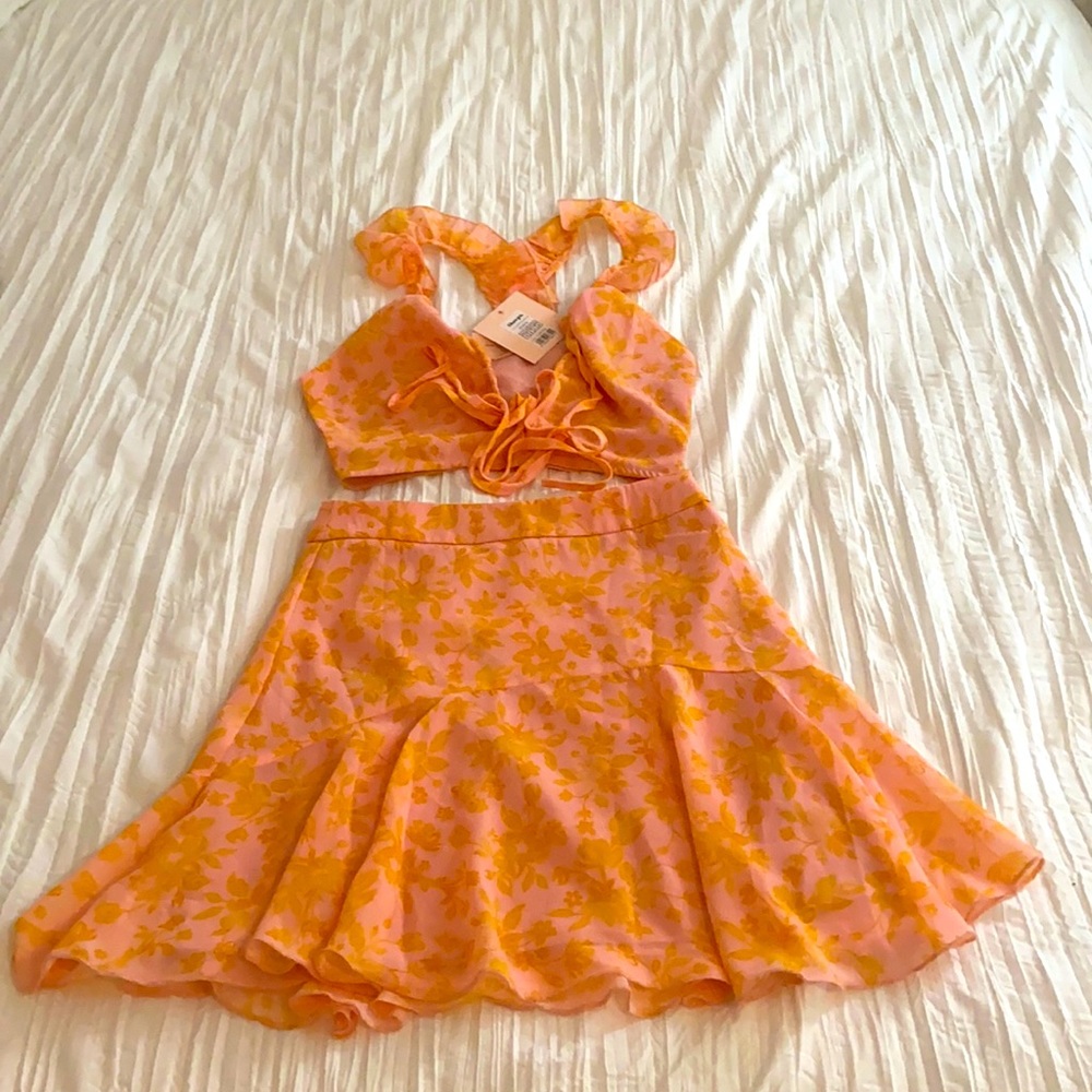 Brand new showpo set